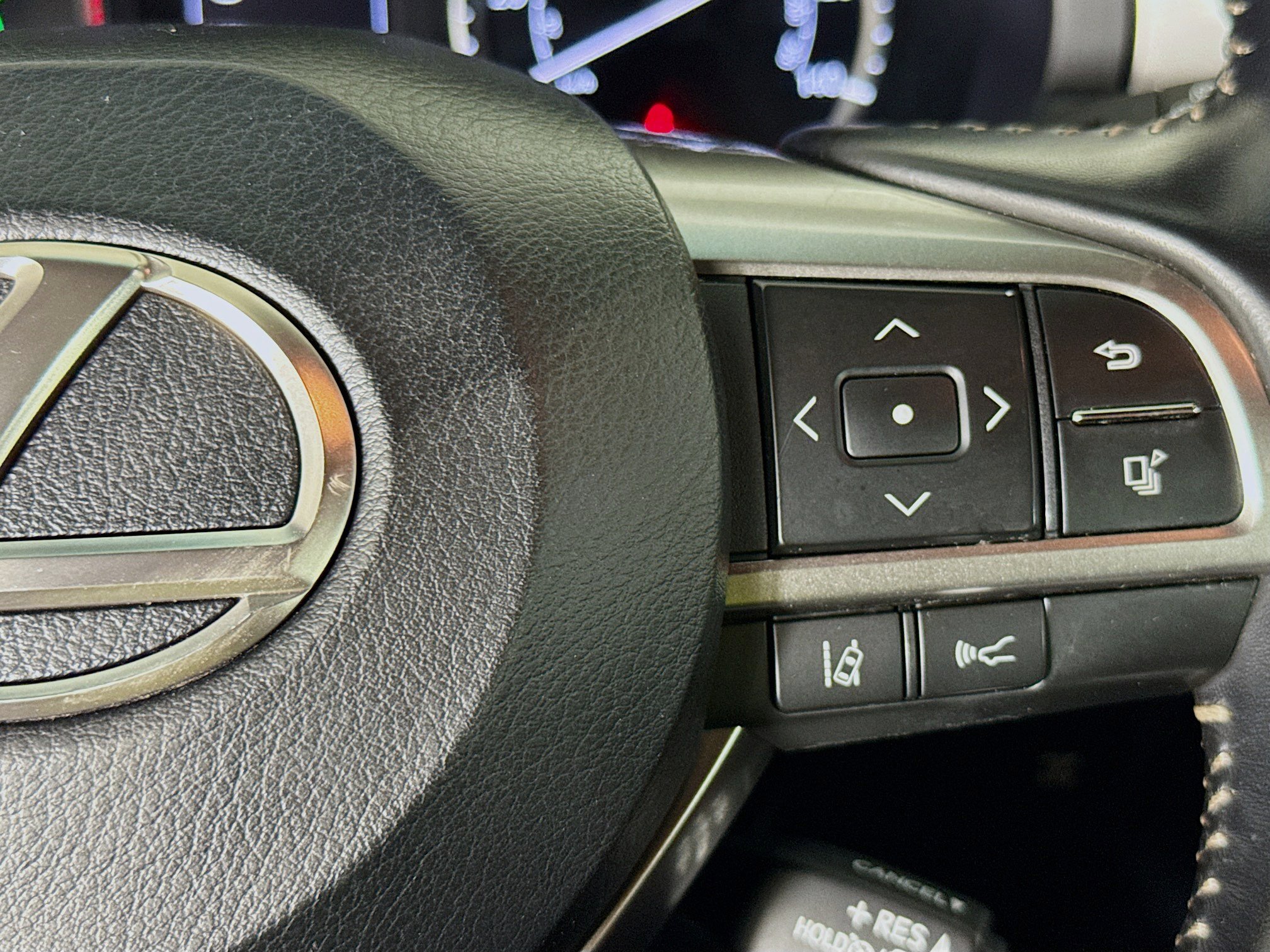 Used 2022 Lexus GX 460 Premium w/ Accessory Package image 14