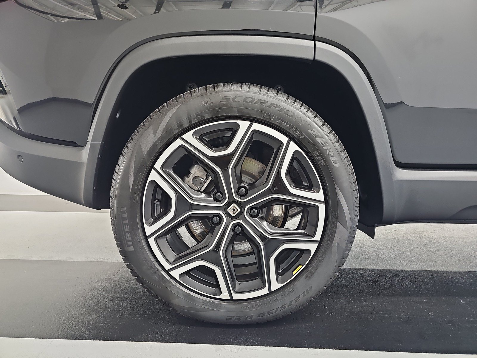 Used 2024 Rivian R1S Adventure AWD/4WD image 12