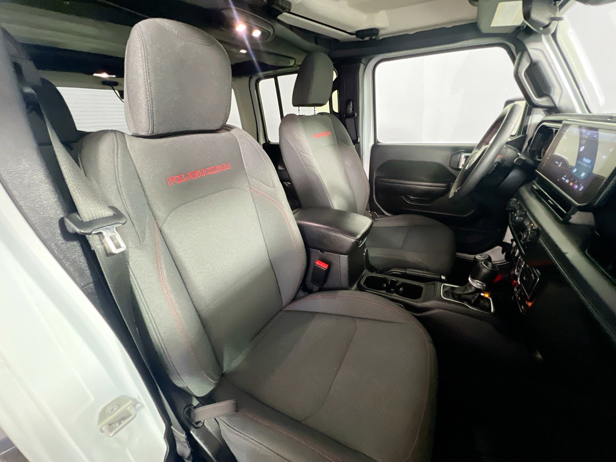 Used 2024 Jeep Wrangler Unlimited Rubicon image 31