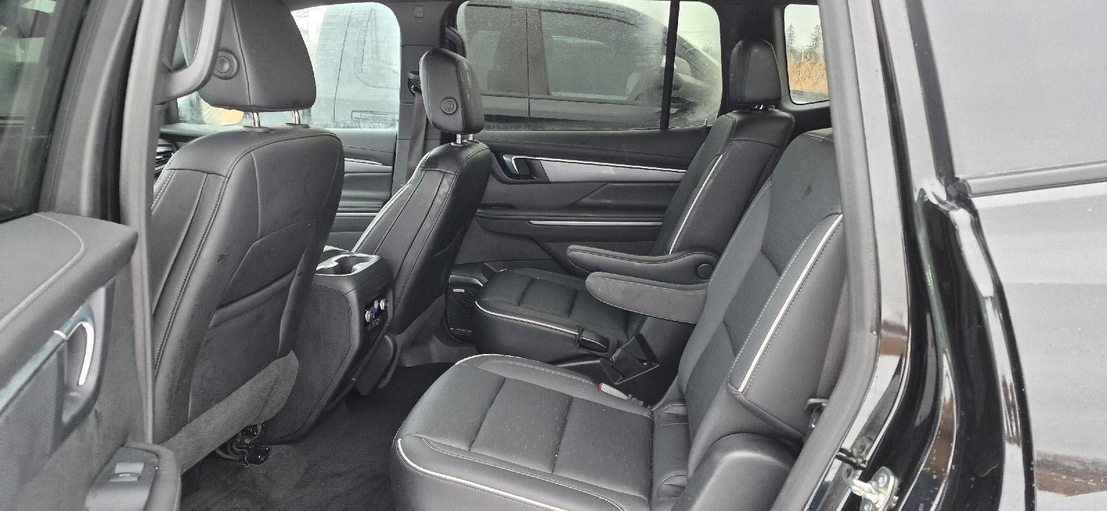 Used 2025 Buick Enclave Sport Touring image 7