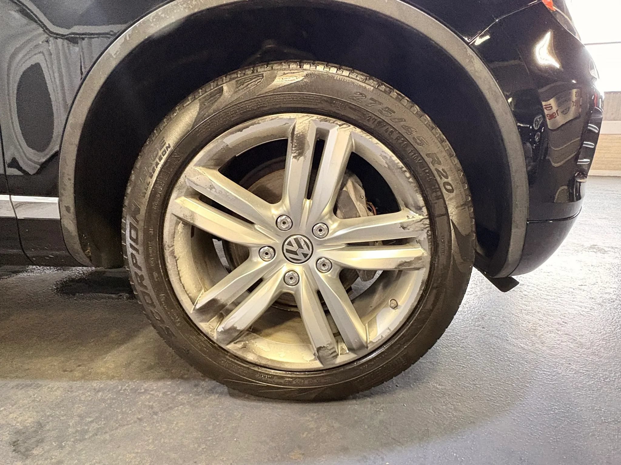 Used 2014 Volkswagen Touareg Executive AWD/4WD image 31