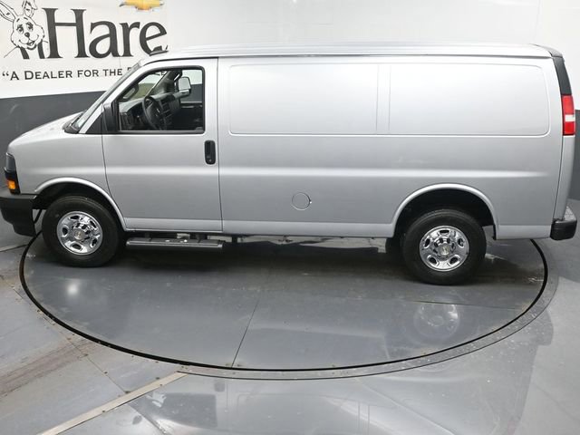 Used 2024 Chevrolet Express 3500 image 33