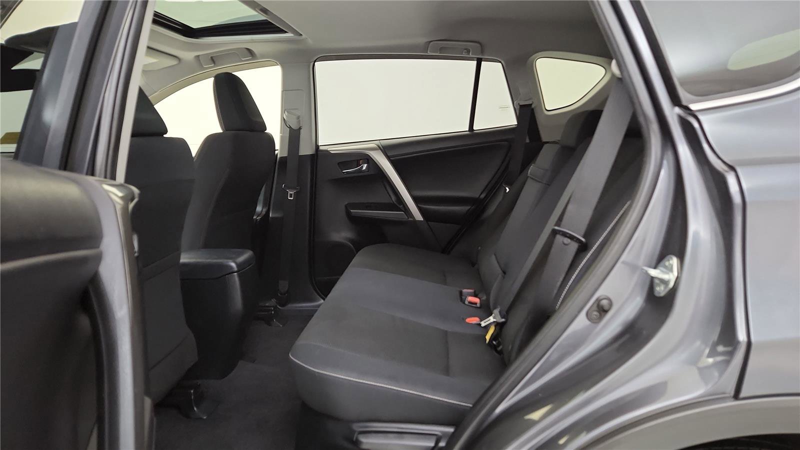 Certified 2018 Toyota RAV4 XLE w/ Carpet Mat Package image 21