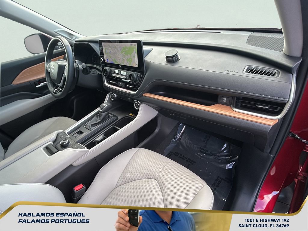Used 2025 Toyota Grand Highlander AWD image 34