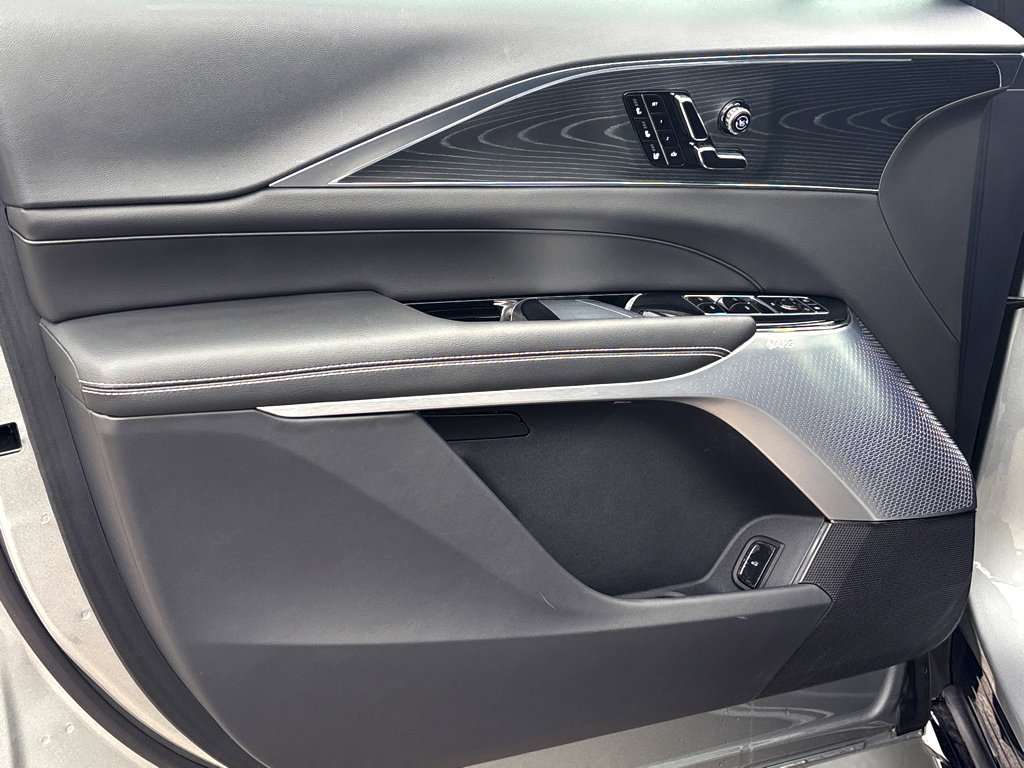 New 2026 Cadillac Lyriq V image 18