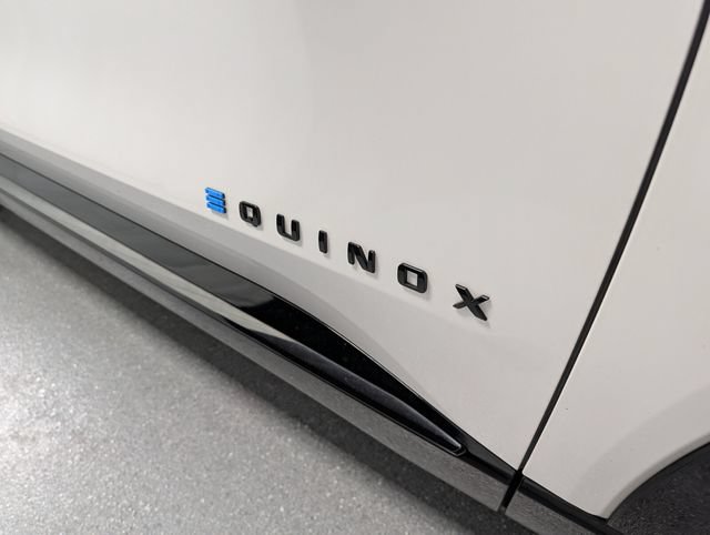 Certified 2025 Chevrolet Equinox EV RS AWD/4WD image 3