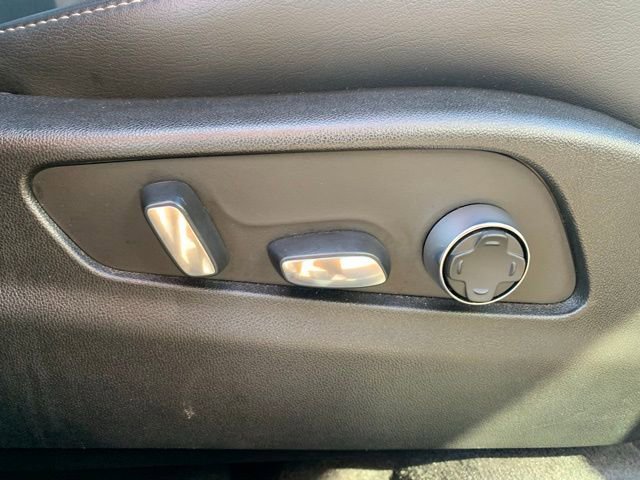 Used 2024 Cadillac XT4 Premium Luxury image 15