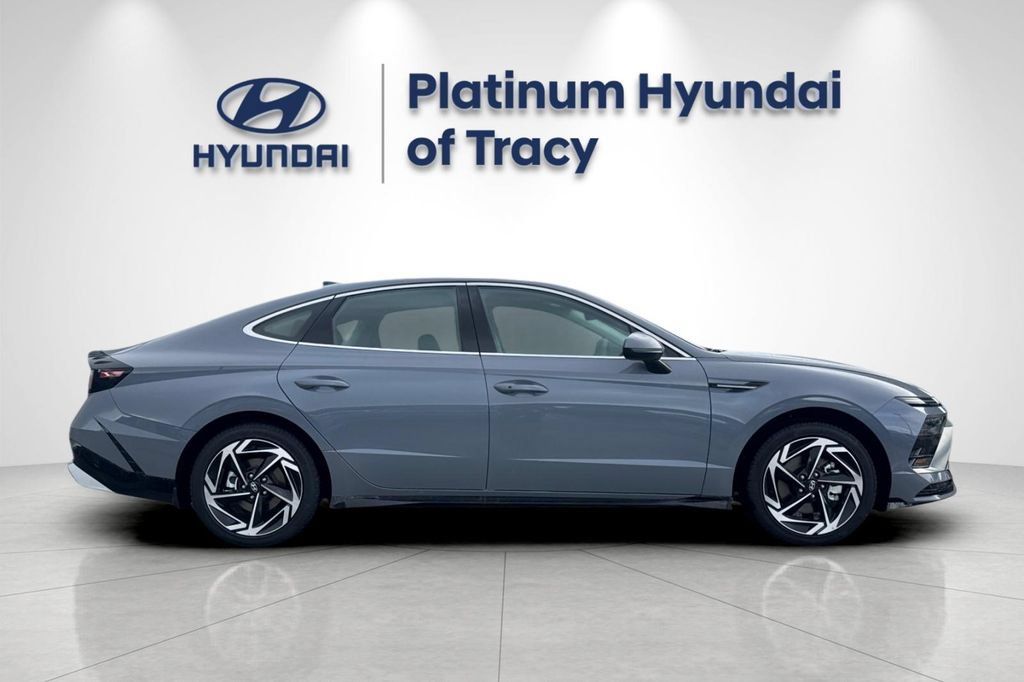 New 2026 Hyundai Sonata SEL FWD image 3
