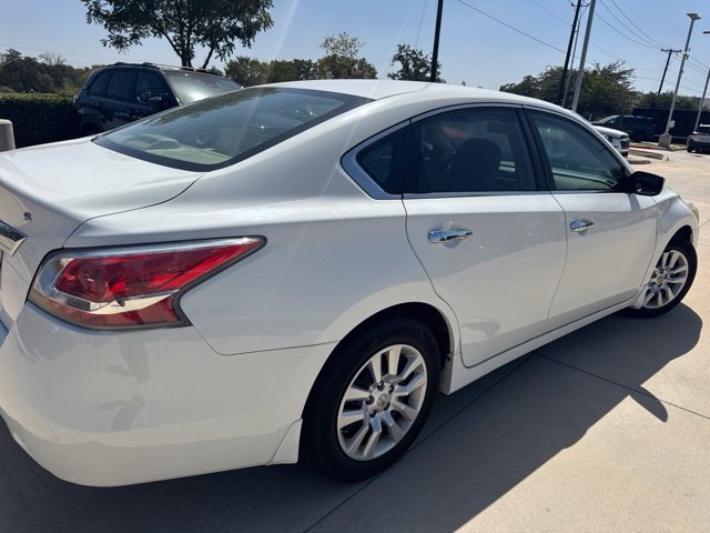 Used 2015 Nissan Altima 2.5 S w/ Power Driver Seat Package FWD image 3