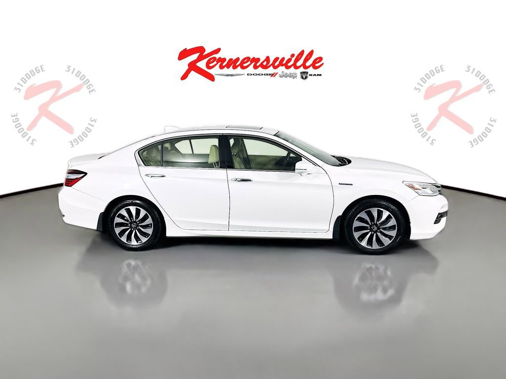 Used 2017 Honda Accord Touring image 8