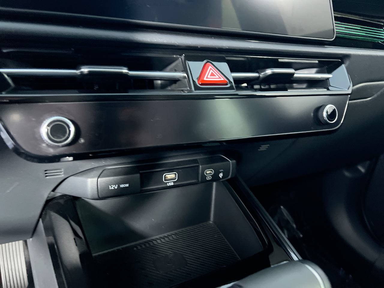 Certified 2024 Kia Niro EX FWD image 23