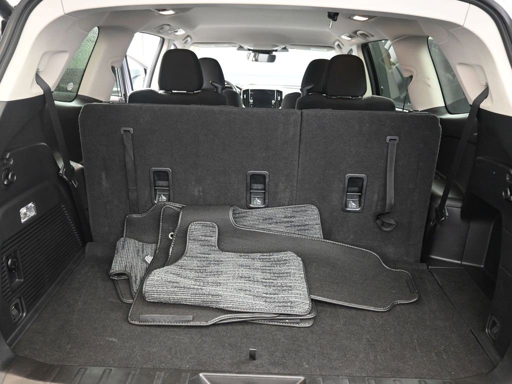 Certified 2024 Subaru Ascent Premium w/ Convenience Package image 18