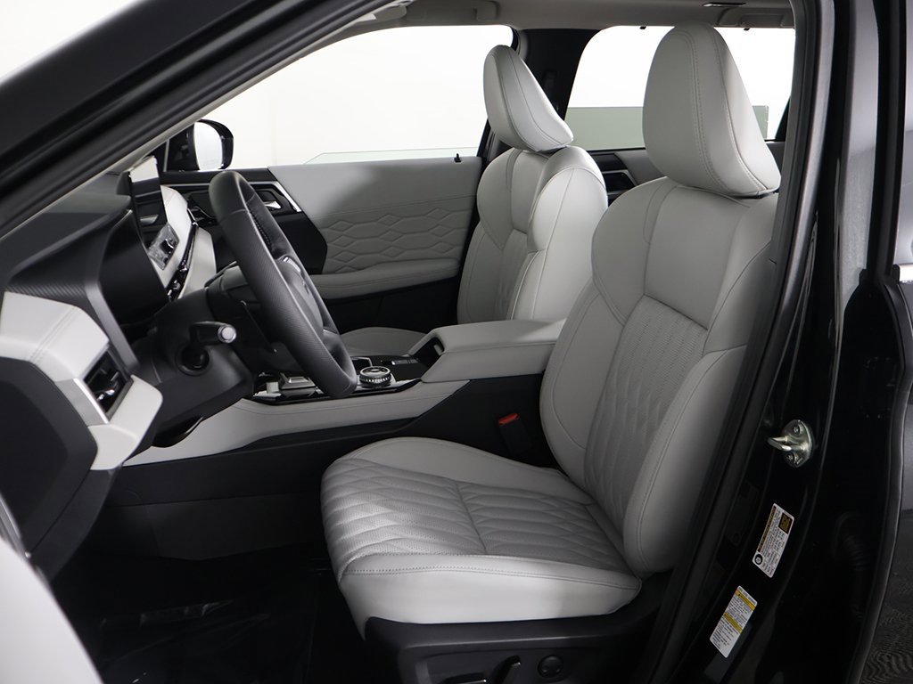 New 2025 Mitsubishi Outlander SEL image 32