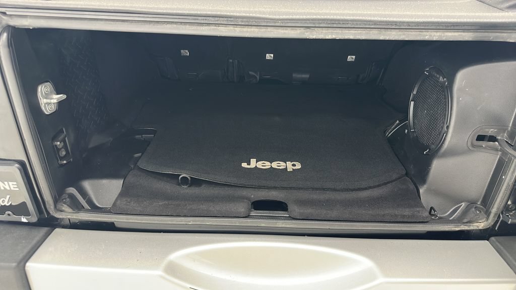 Used 2013 Jeep Wrangler Unlimited Sahara AWD/4WD image 25