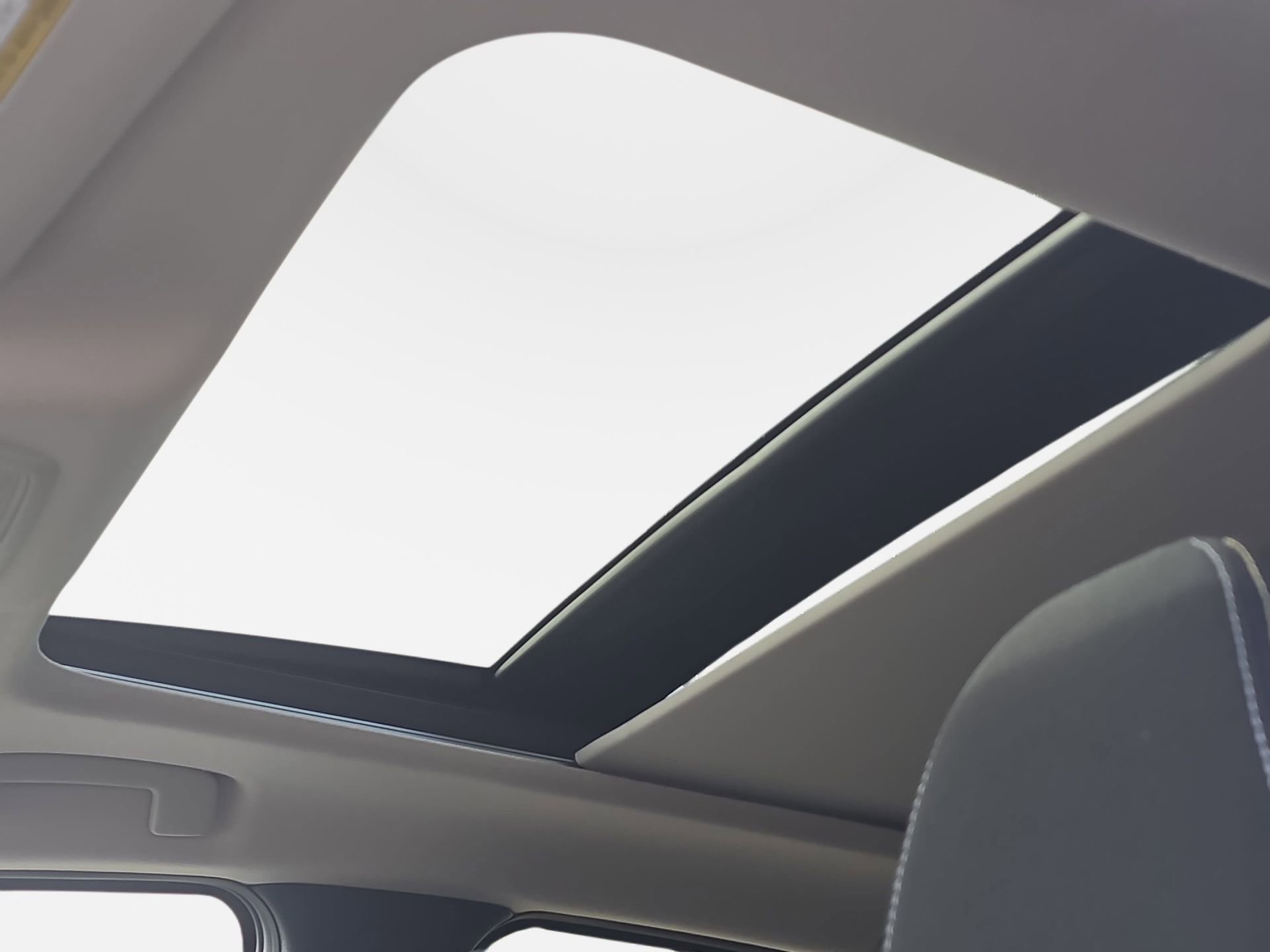 New 2026 Nissan Kicks SV w/ SV Premium Package FWD image 28