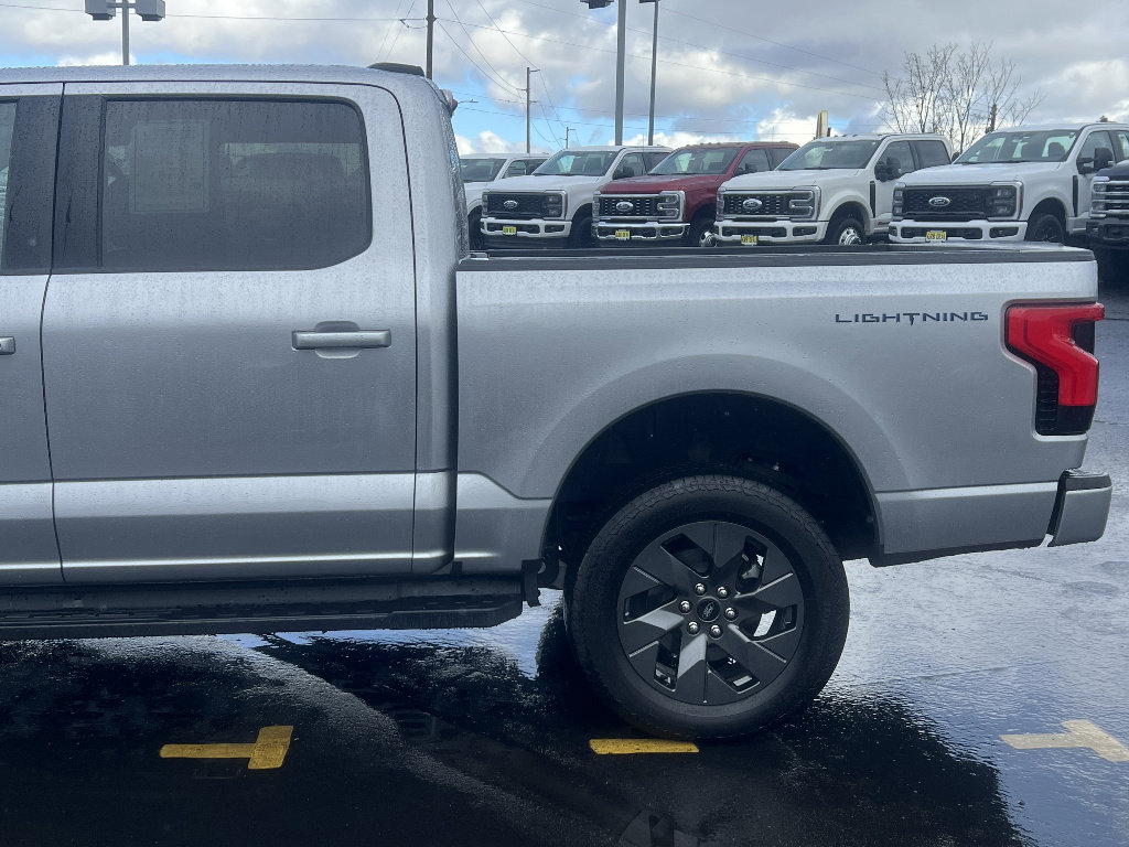 Used 2025 Ford F150 Lightning Flash image 14