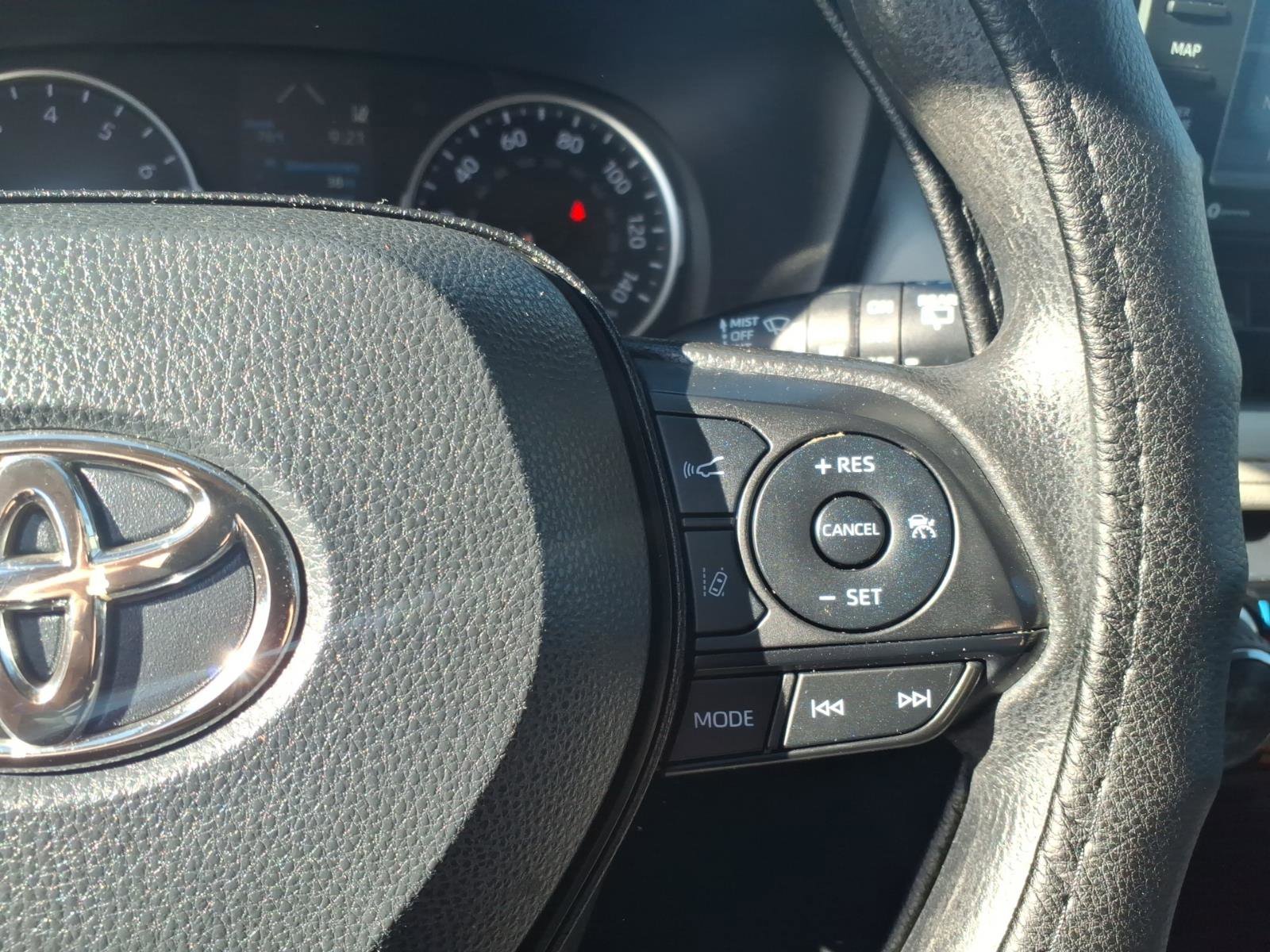 Used 2022 Toyota RAV4 XLE w/ Convenience Package image 20