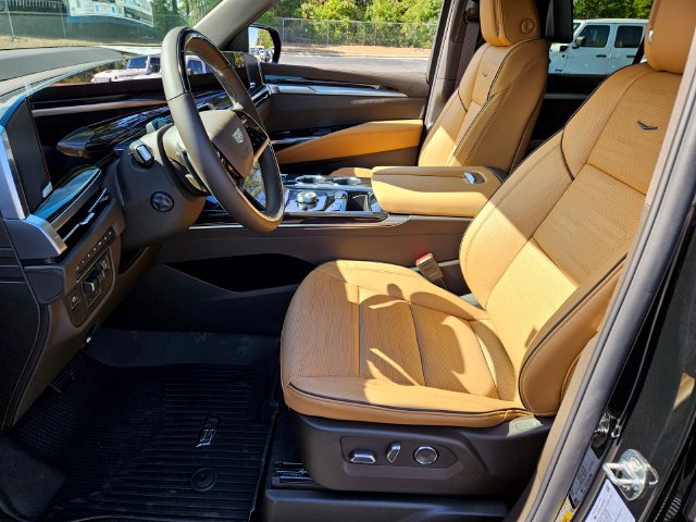New 2026 Cadillac Escalade Luxury w/ Touring Package AWD/4WD image 7