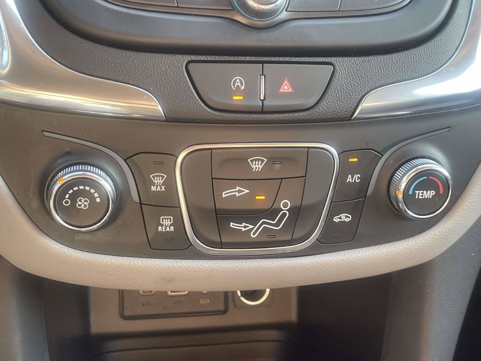 Used 2024 Chevrolet Equinox LS w/ LS Convenience Package FWD image 17