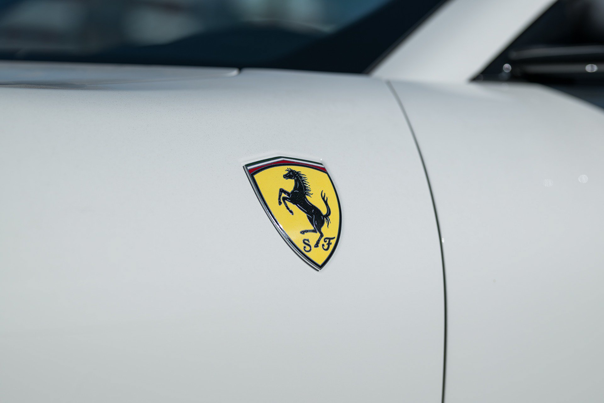 Used 2025 Ferrari Roma Spider RWD image 61