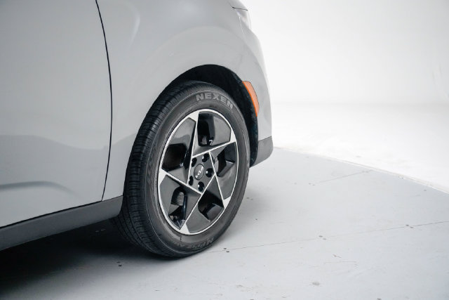 Used 2024 Kia Soul EX FWD image 19