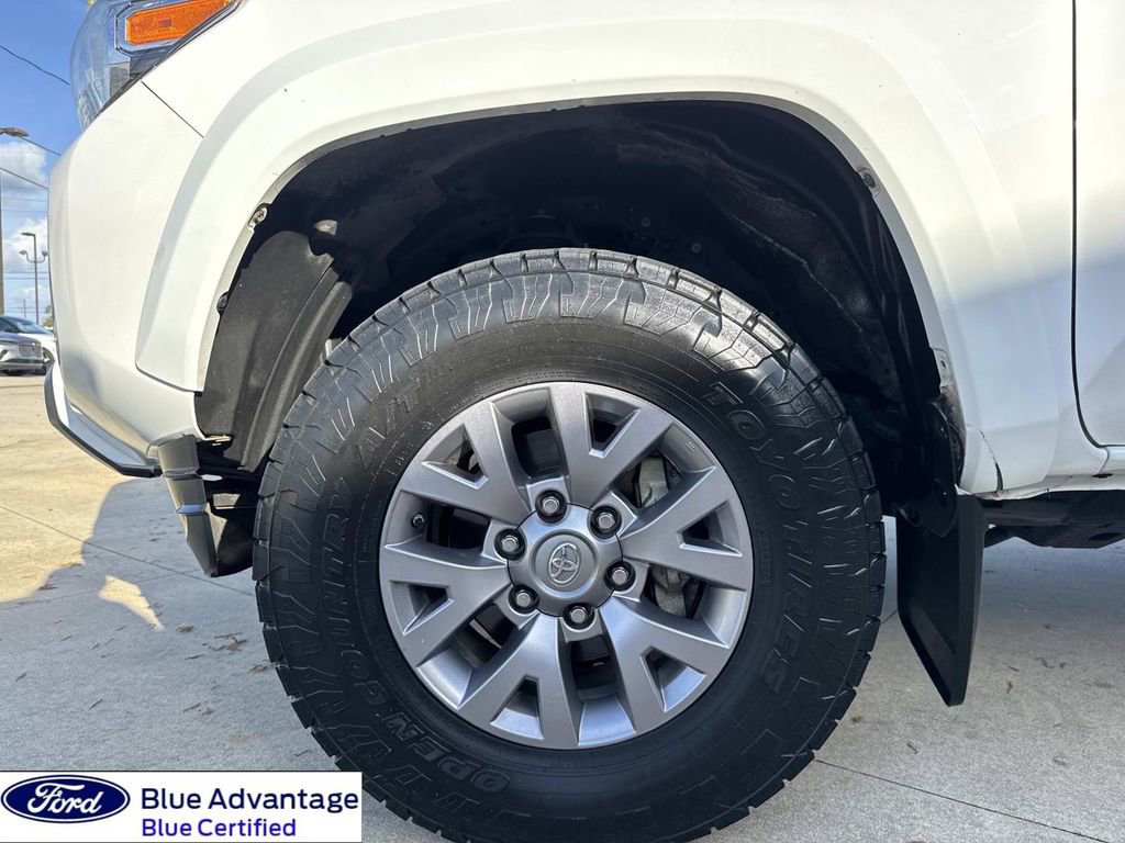 Used 2017 Toyota Tacoma SR5 w/ Tow Package image 7