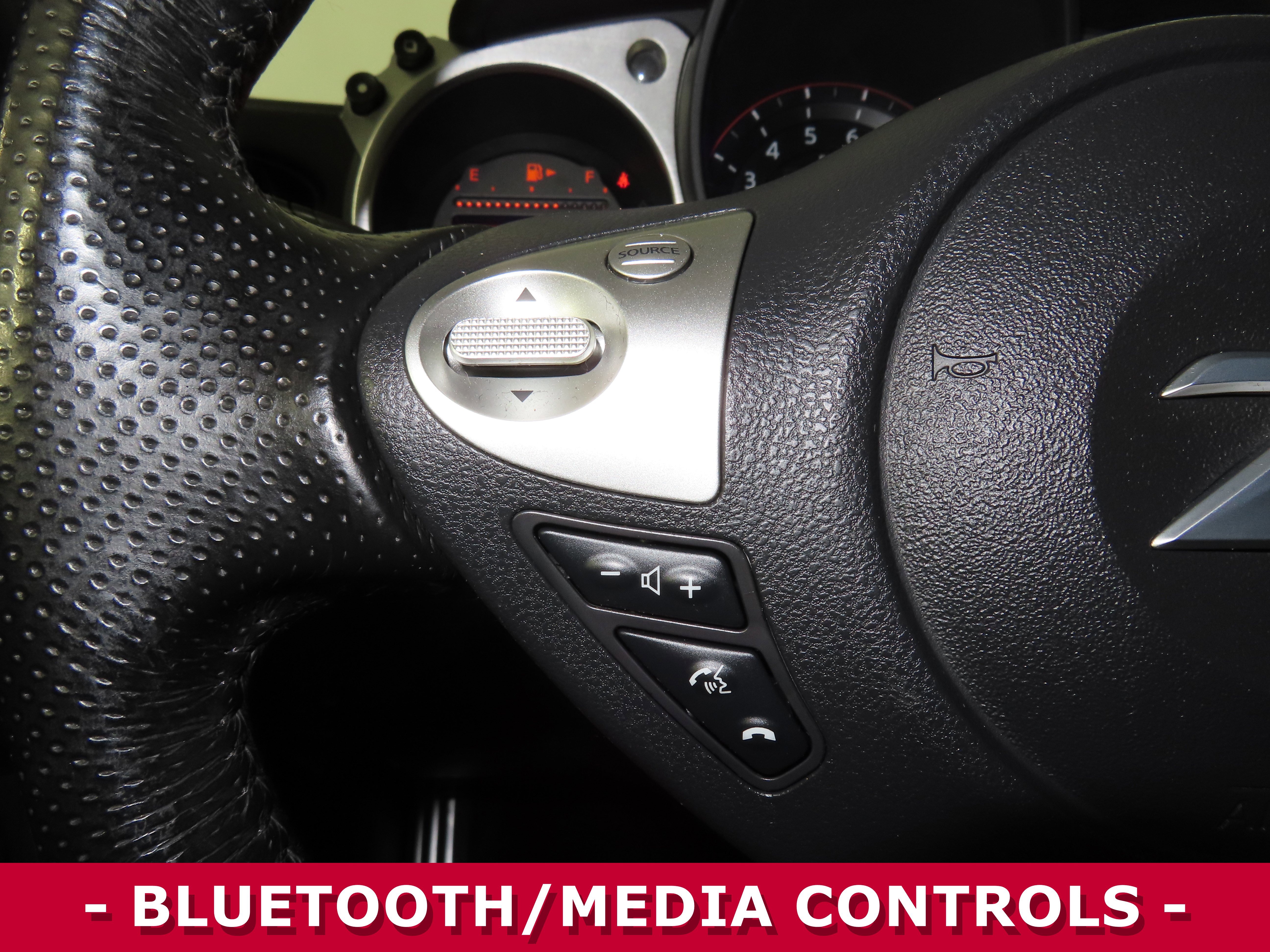 Used 2017 Nissan 370Z w/ Sport Package image 11