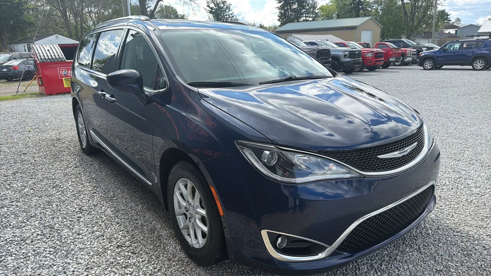 Used 2020 Chrysler Pacifica Touring-L FWD image 8