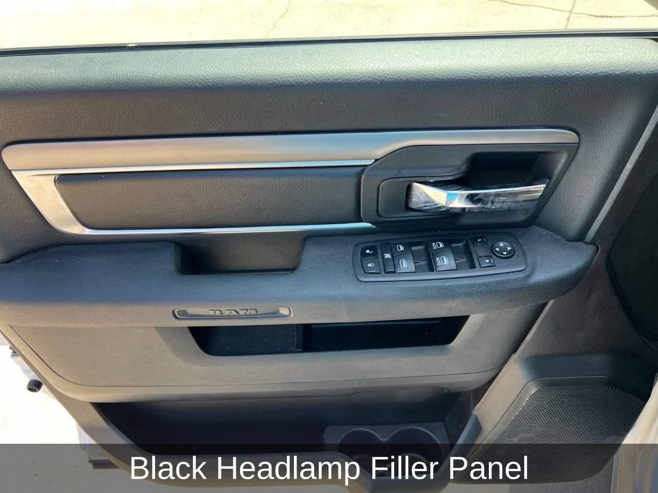 Used 2024 RAM 1500 Warlock RWD image 11
