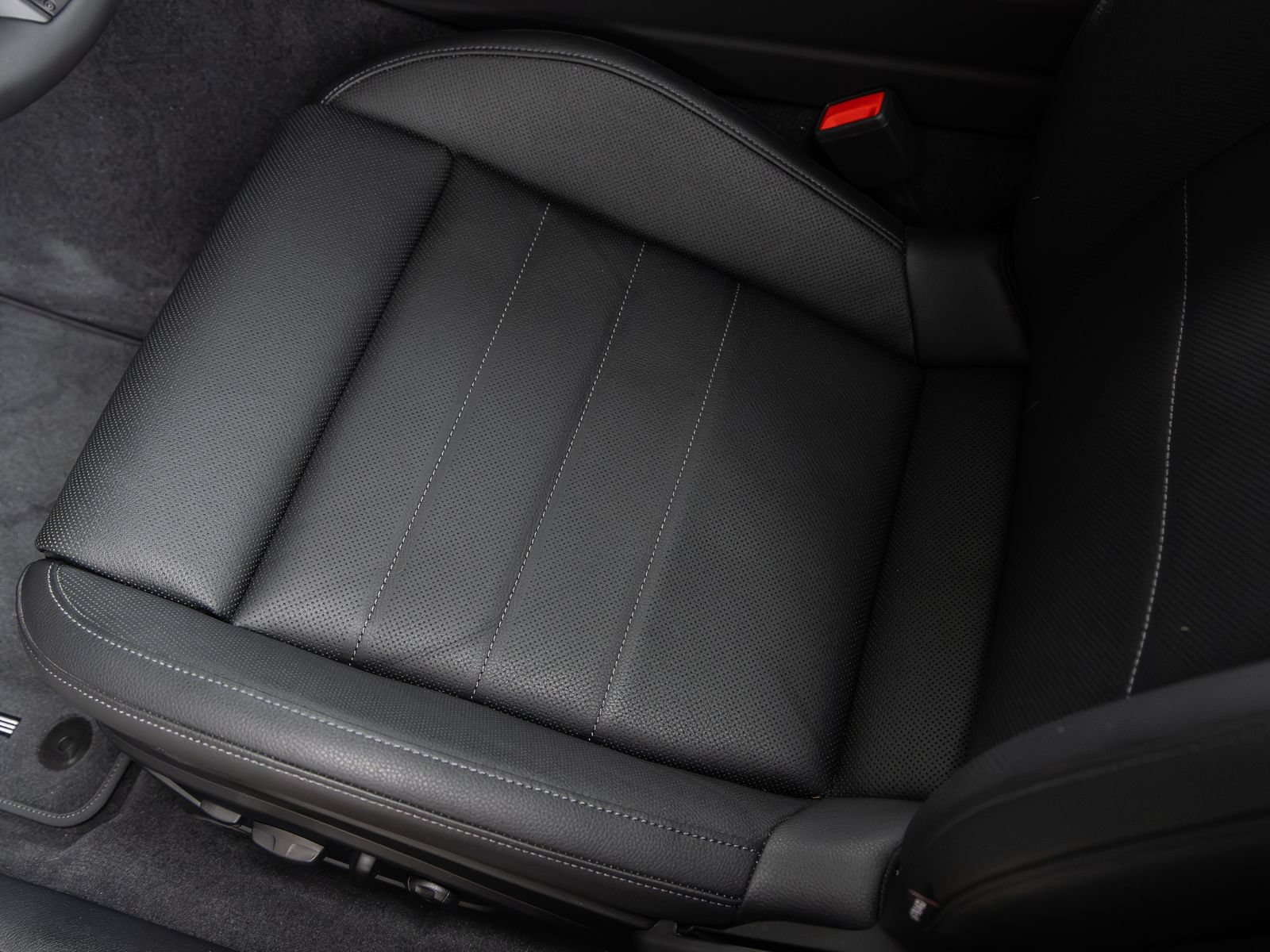 Certified 2025 Porsche Panamera image 27