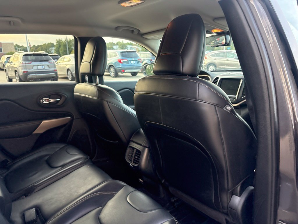 Used 2017 Jeep Cherokee Limited AWD/4WD image 27