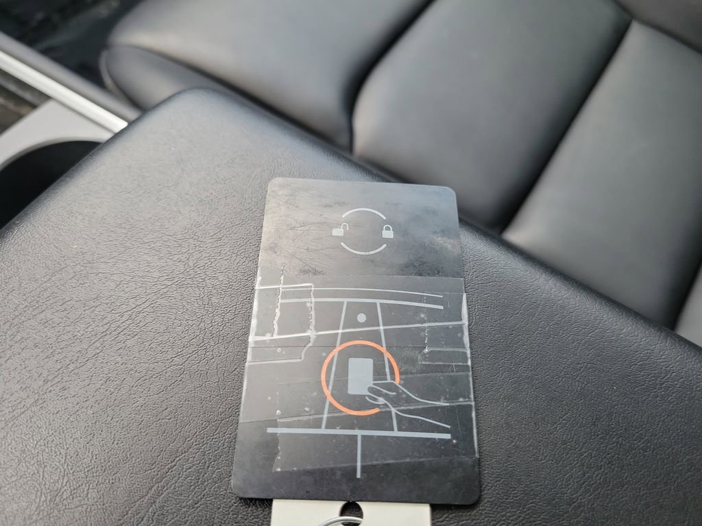 Used 2023 Tesla Model 3 Standard Range image 32