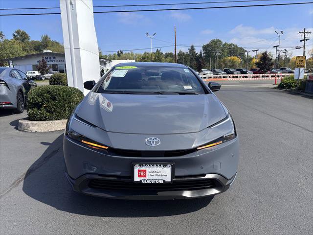 Certified 2025 Toyota Prius LE FWD image 10