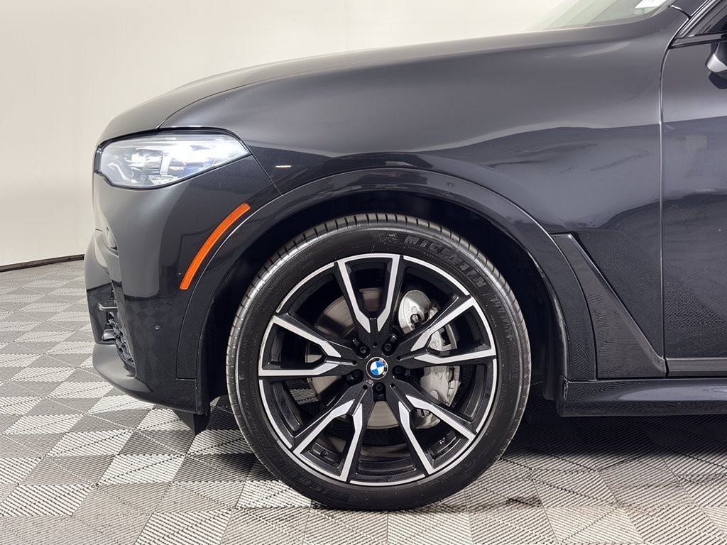 Used 2021 BMW X7 xDrive40i w/ M Sport Package AWD/4WD image 13