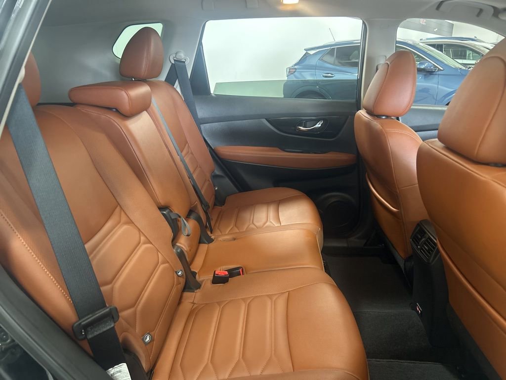 Used 2019 Nissan Rogue SL w/ Premium Package AWD/4WD image 12