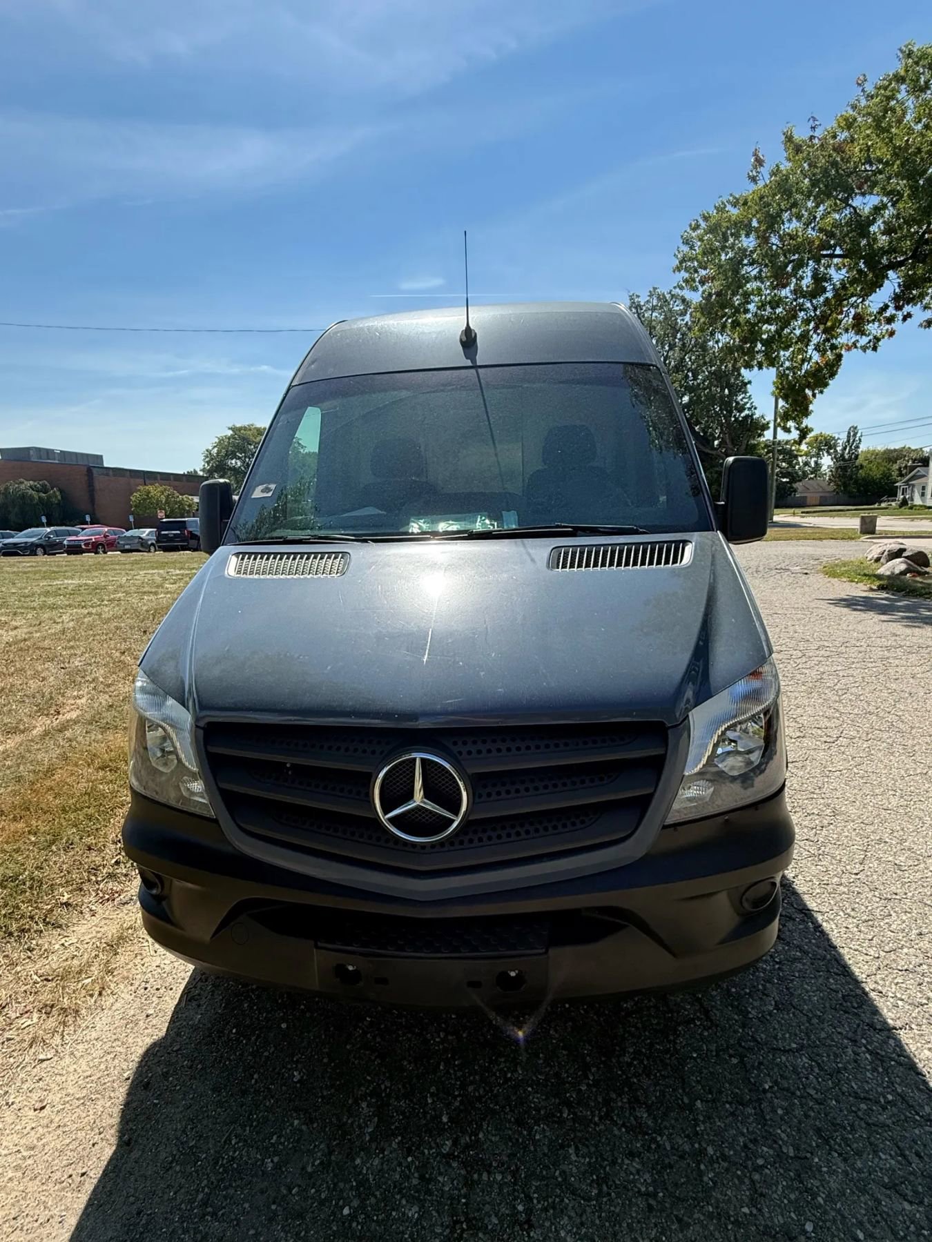 Used 2018 Mercedes-Benz Sprinter 2500 image 2