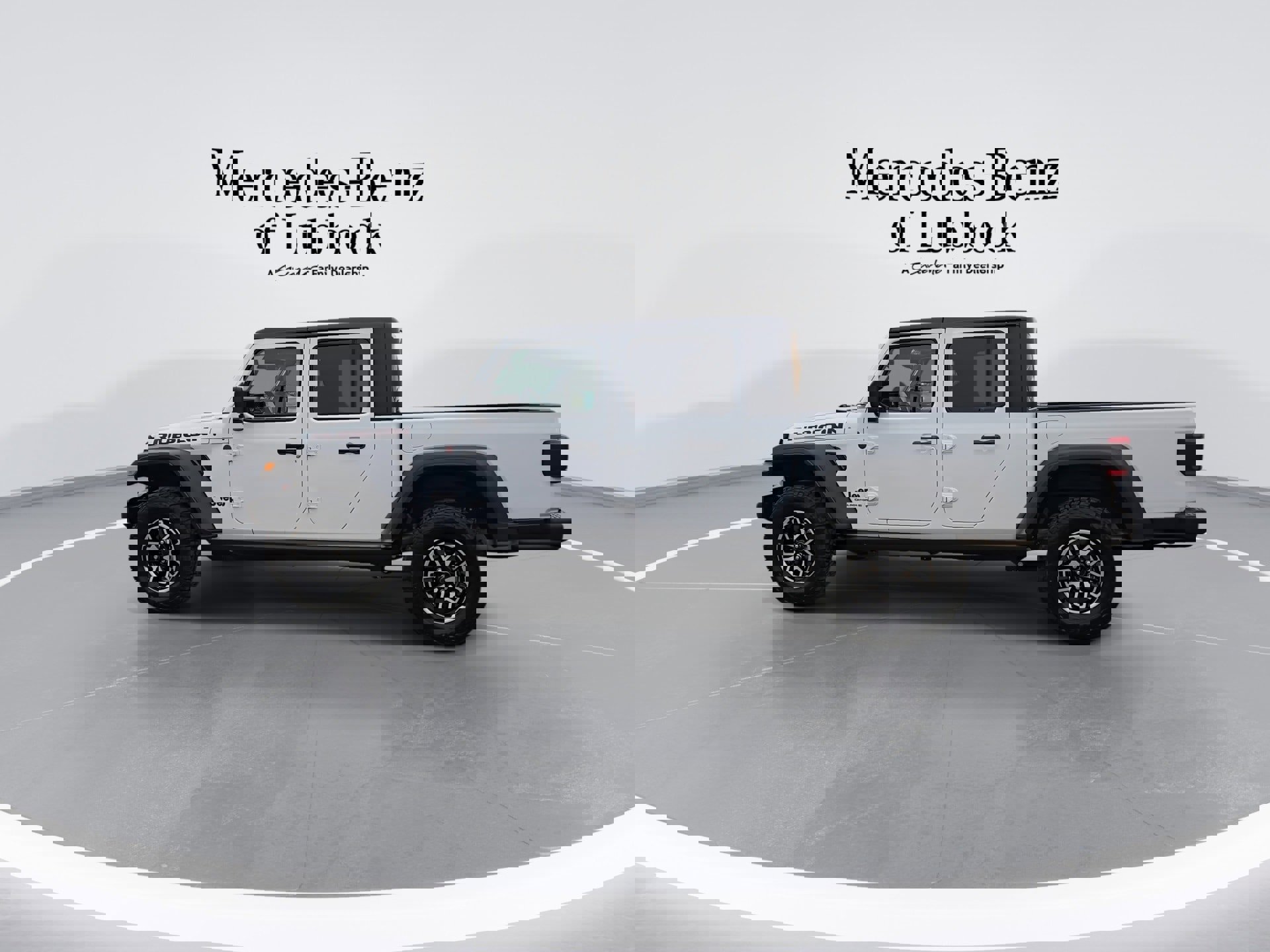 Used 2024 Jeep Gladiator Rubicon w/ Technology Group image 6