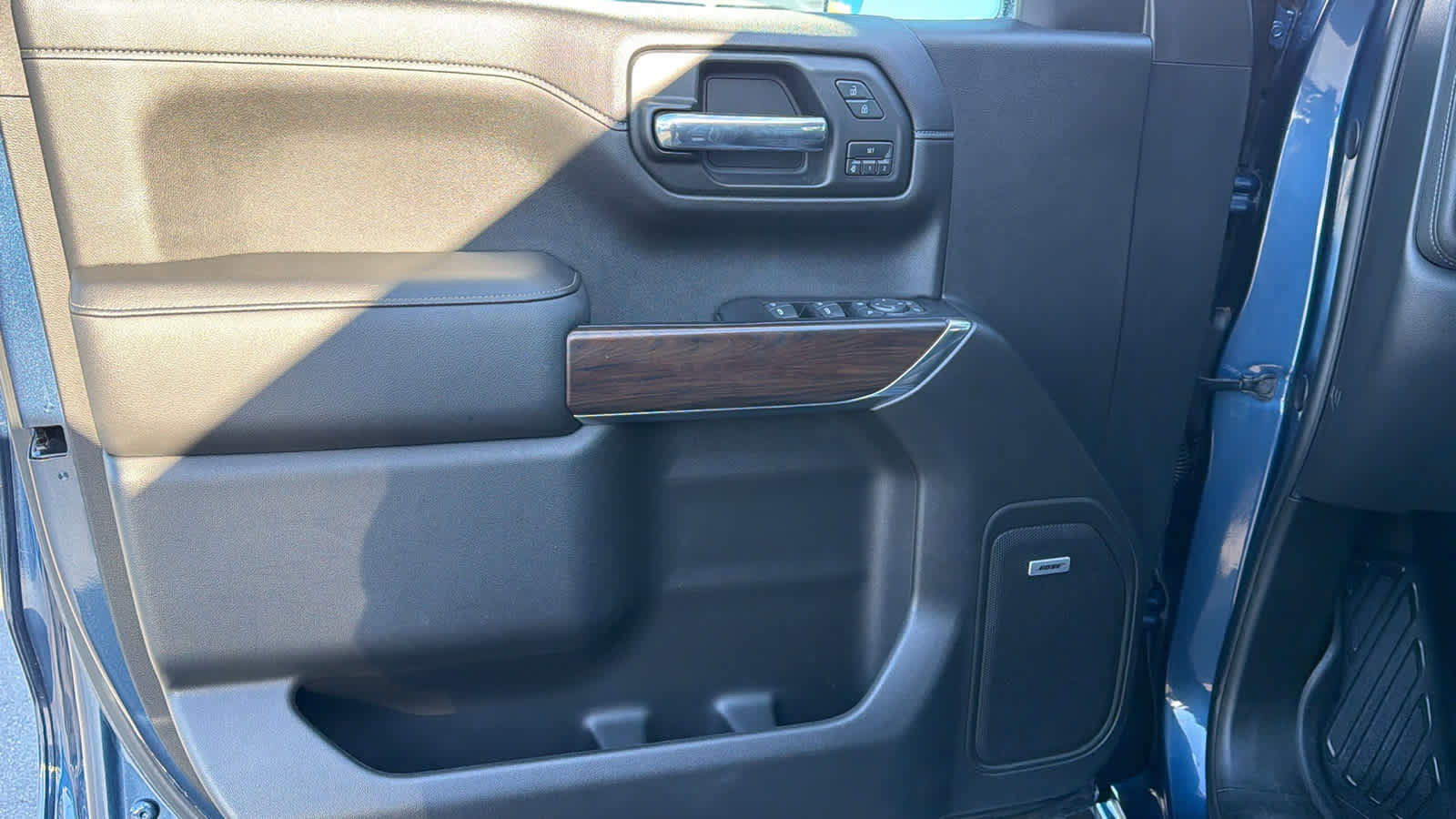 Used 2019 GMC Sierra 1500 SLT w/ SLT Premium Plus Package image 23