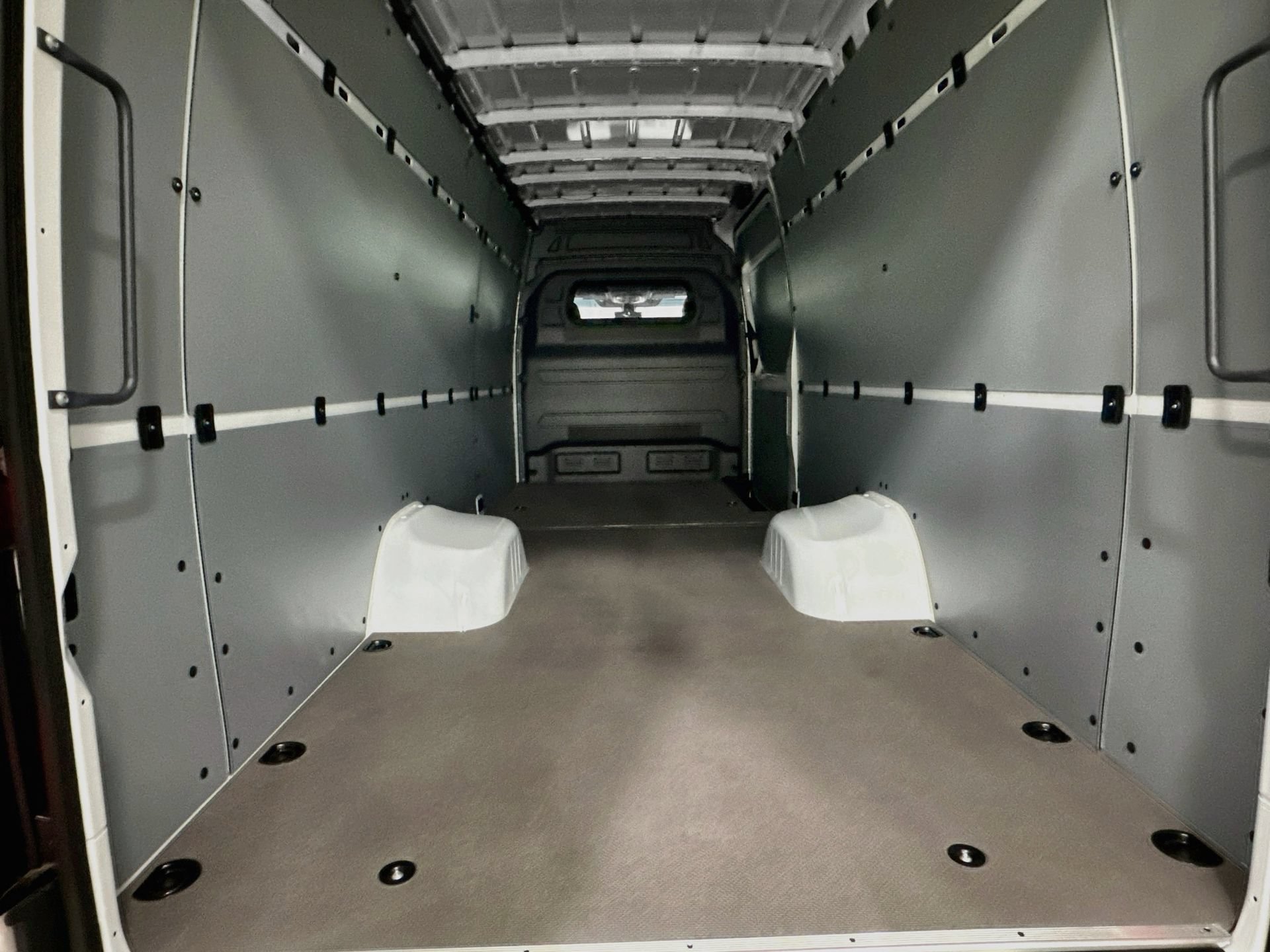 Used 2025 Mercedes-Benz Sprinter 3500 image 25