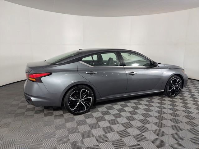 Used 2024 Nissan Altima 2.5 SR FWD image 8