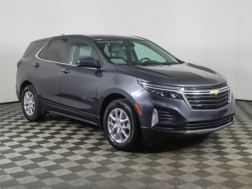 Used 2023 Chevrolet Equinox LT image 2