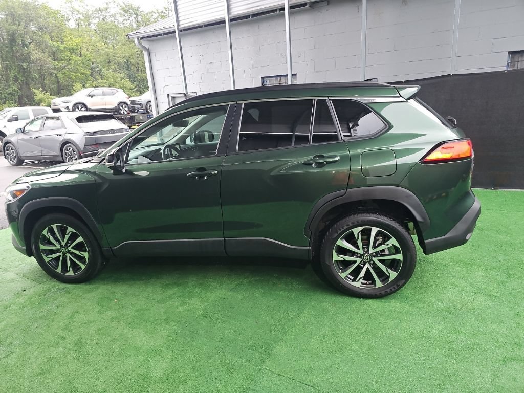Used 2025 Toyota Corolla Cross XLE AWD/4WD image 7