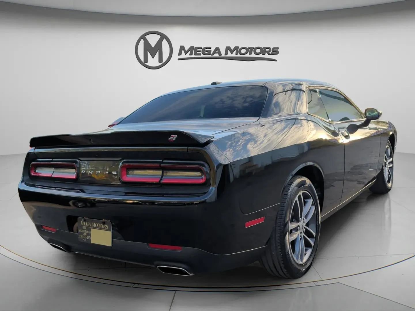 Used 2019 Dodge Challenger SXT AWD/4WD image 7
