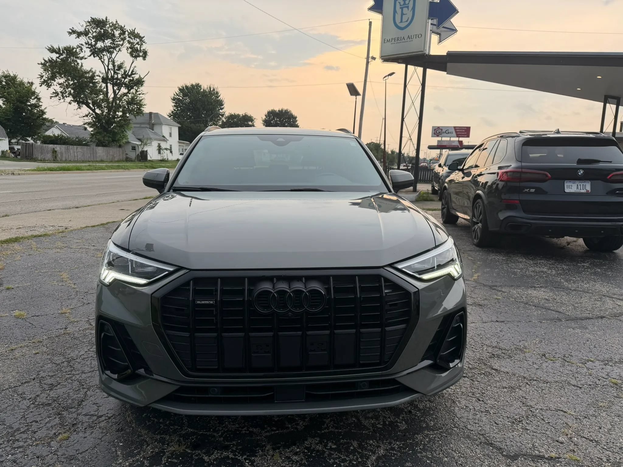 Used 2022 Audi Q3 2.0T Premium Plus w/ Premium Plus Package AWD/4WD image 2