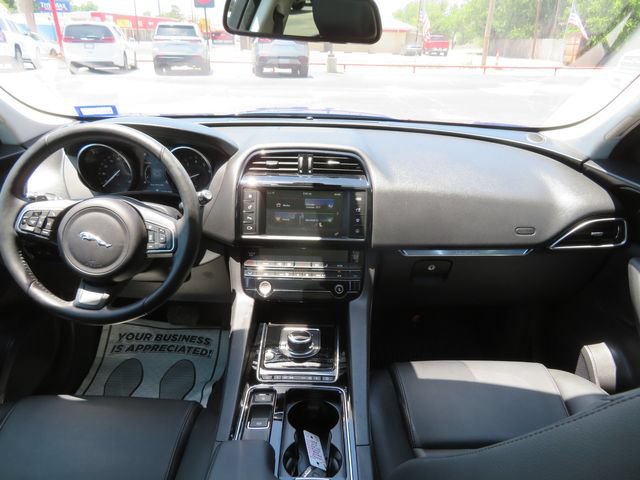 Used 2018 Jaguar F-PACE Premium AWD/4WD image 21