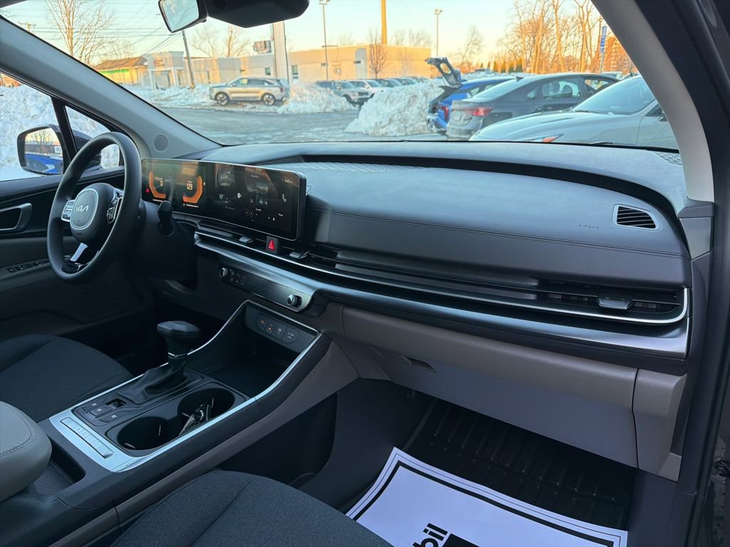 New 2026 Kia Carnival LX image 14