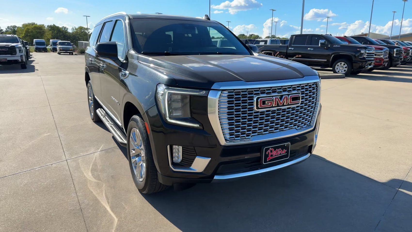 Used 2024 GMC Yukon Denali AWD/4WD image 2