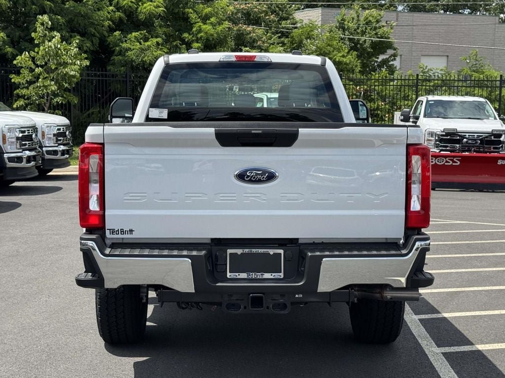 New 2026 Ford F350 XL w/ FX4 Off-Road Package AWD/4WD image 4