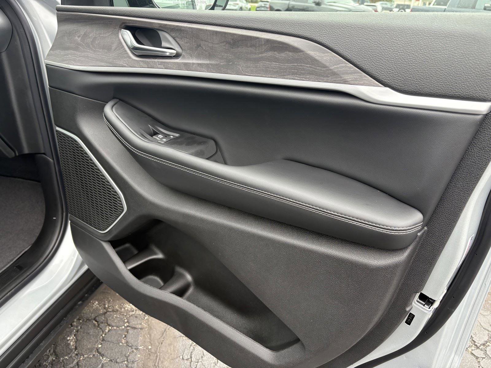New 2026 Jeep Grand Cherokee L Limited image 11