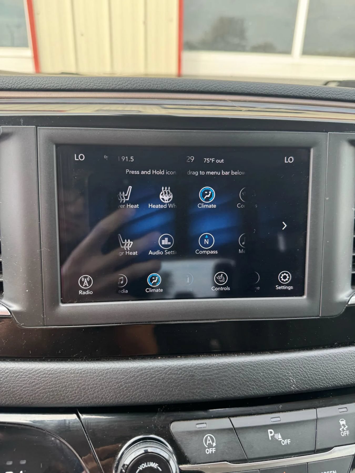 Used 2019 Chrysler Pacifica Touring-L FWD image 14
